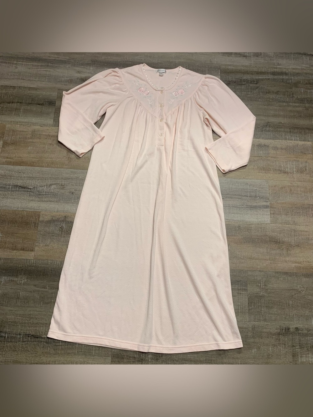 Miss Elaine Pink Embroidered Roses Nightgown Women’s Medium